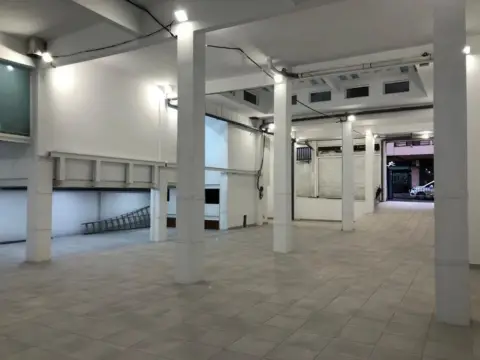 Local comercial en calle de Pérez Galdós