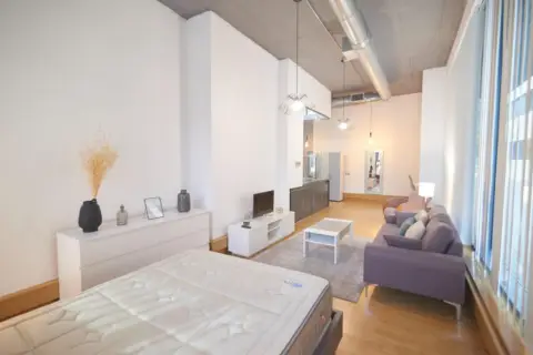Piso en Pol. Industrial Sur