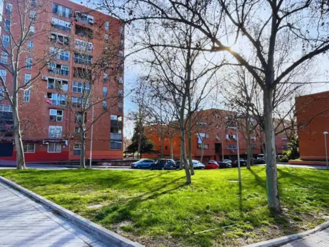Piso en calle Graena