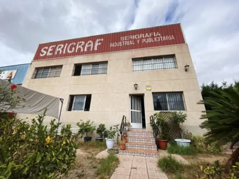 Nave industrial en Hondón-San Félix