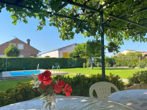 Casa en Carretera de Renedo Pesquera