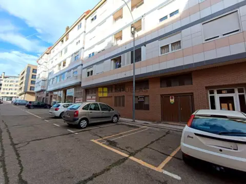 Local comercial en calle Pablo Neruda, 16