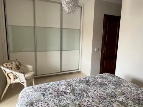 Dúplex en calle Petunia, 25