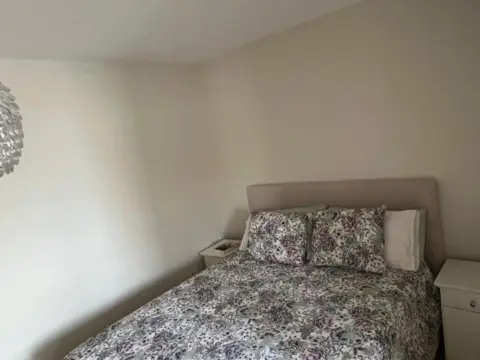 Dúplex en calle Petunia, 25