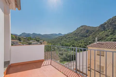 Casa pareada en calle Hondillo