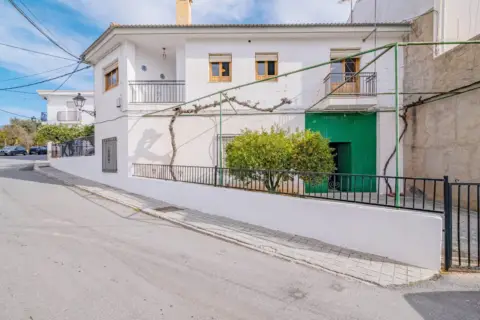 Casa pareada en calle de Rafael Alberti