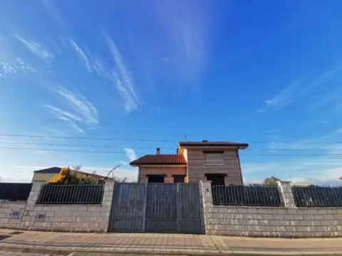 Chalet en Grijota