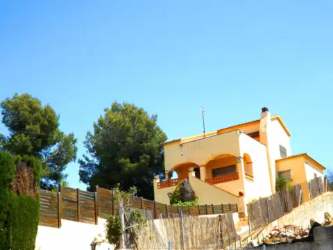 Chalet en Avinguda de Santa Maria de Montserrat