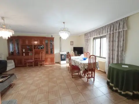 Casa pareada en Fuentecillas-Yagüe-Villalonquéjar