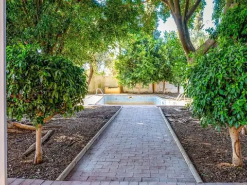 Chalet en calle de Sanlucar, Urb.El Manzanar, La Casona