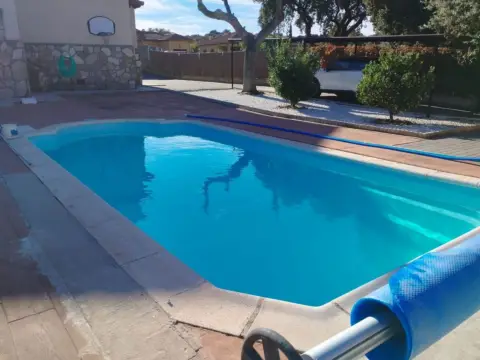 Chalet en calle Pluton