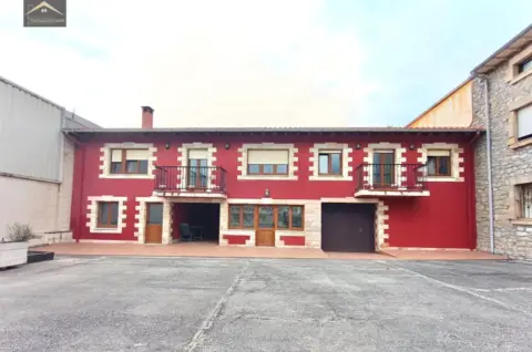 Casa pareada en Miengo