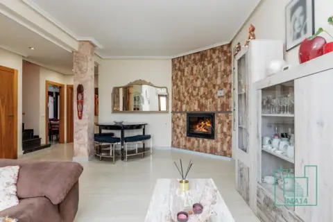 Casa pareada en calle el Cuesto