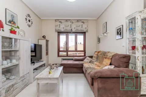 Casa pareada en calle el Cuesto