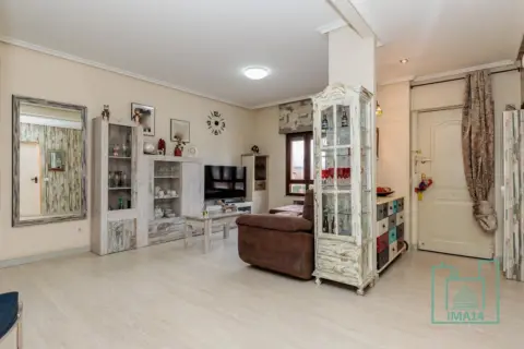 Casa pareada en calle el Cuesto