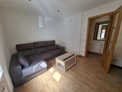 Piso en calle de los Reyes Católicos