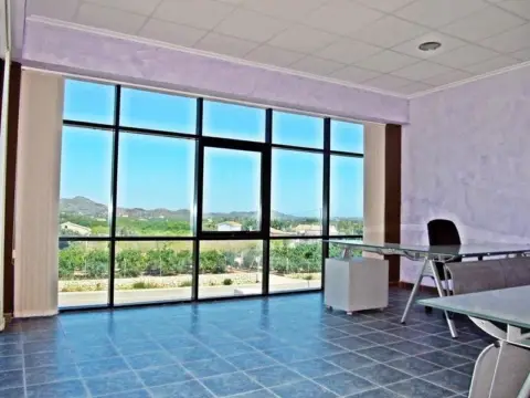 Oficina en A Las Afueras