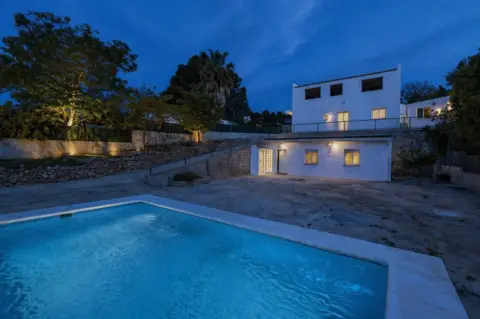 Chalet en calle C. Ur Altury 28