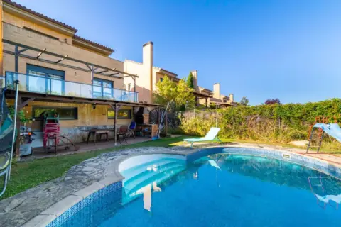 Chalet en Avenida del Monte