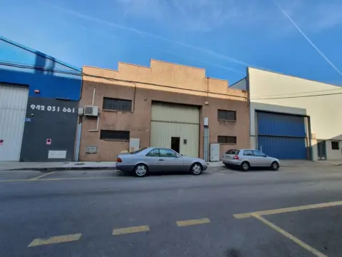 Nave industrial en calle Poligono Industrial Nueva Montaña, nº 41