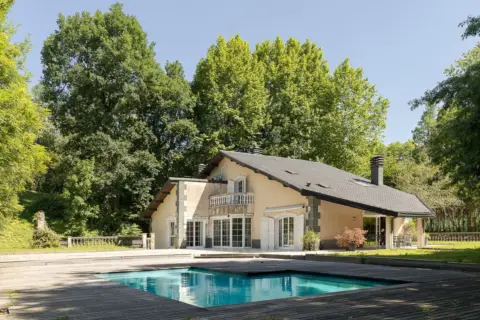 Chalet en Barrio Jaitzubia