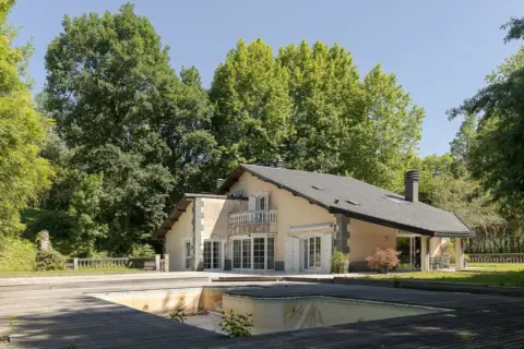 Chalet en Barrio Jaitzubia