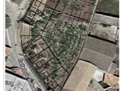 Terreno en calle de Luis Buñuel