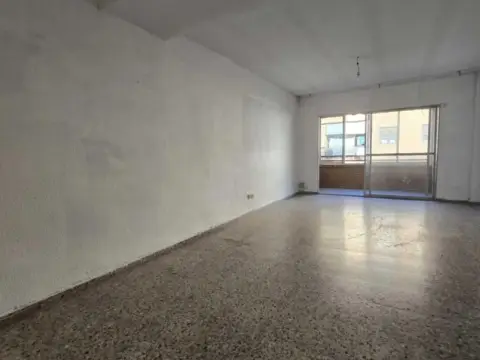 Piso en calle del Escritor José de la Vega