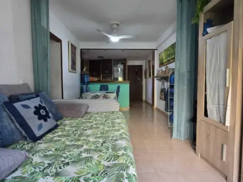 Piso en calle del Compositor Serrano Lucena