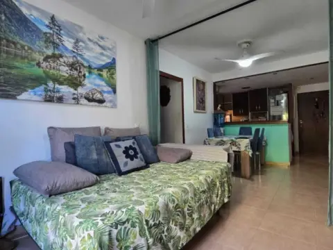 Piso en calle del Compositor Serrano Lucena