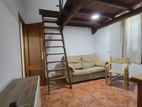 Estudio en calle de Carlos Rubio