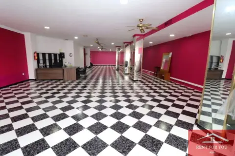 Local comercial en Alhaurín El Grande