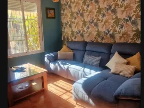 Casa adosada en Avenida 28 de Febrero