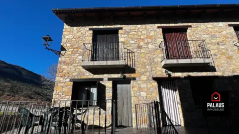 Terraced house in calle Única Espluga