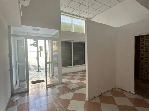 Local comercial en Carretera Madrid