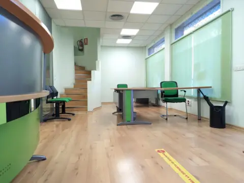 Local comercial en Plaza del Primero de Mayo