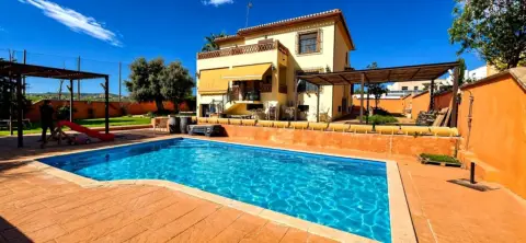 Chalet en Las Gabias