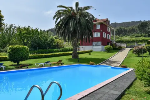 Chalet en calle O Outeiro (Lema)