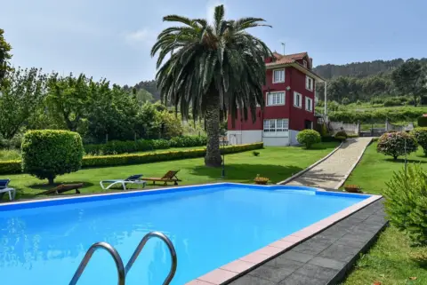 Chalet en calle O Outeiro (Lema)
