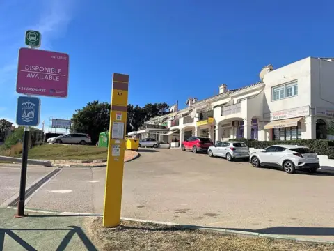 Local comercial en Urbanización Arena Beach