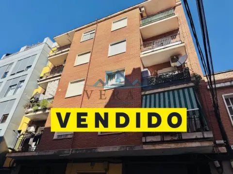 Piso en calle de los Montesclaros