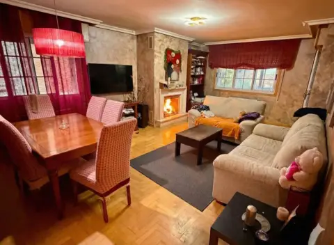 Casa pareada en calle Pesqueras