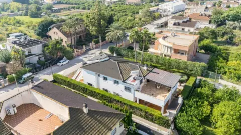 Chalet en calle Camino Almazara