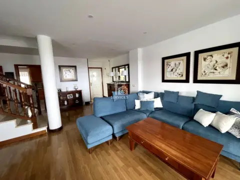 Casa pareada en calle Lugano, 1