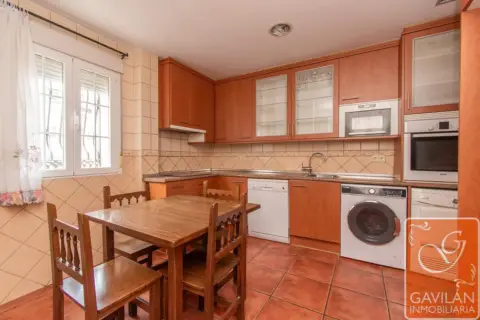 Chalet en calle Real de Burgos