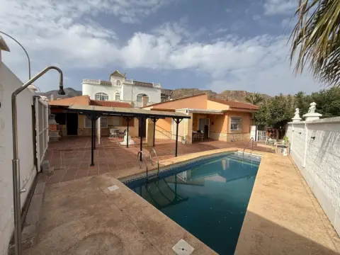 Chalet en calle de Galán