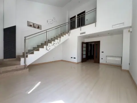 Dúplex en Maria Auxiliadora - Barriada Llera