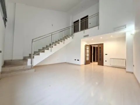 Dúplex en Maria Auxiliadora - Barriada Llera