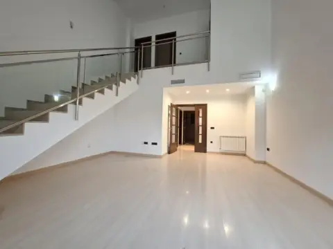 Dúplex en Maria Auxiliadora - Barriada Llera