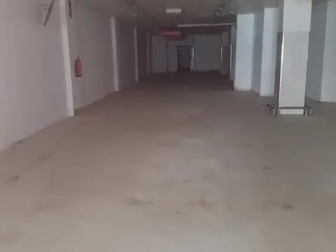 Local comercial en Avenida de España